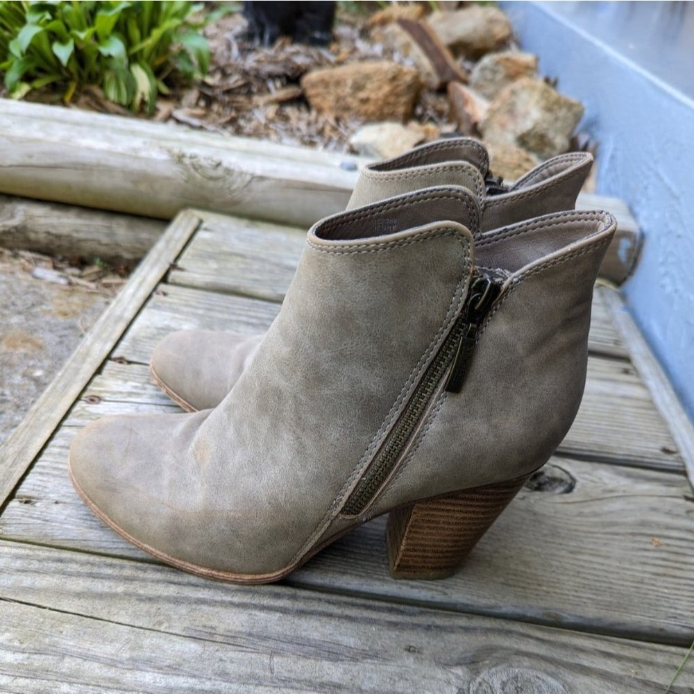 Michael by Michael‎ Kors Grey/Tan Suede Ankle Booties Women's Size 8.5